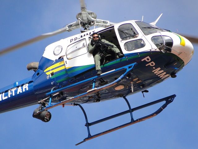 Roubo a posto termina com criminoso baleado em Cuiabá, suspeitos fogem