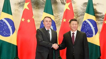 Bolsonaro se encontra com presidente chinês para assinatura de acordos