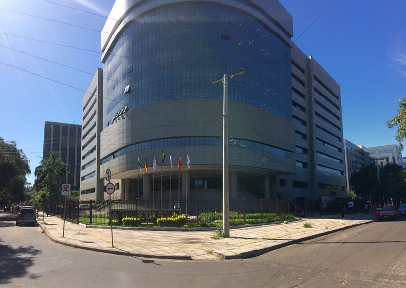 Processo contra ex-diretor da OAS segue em Curitiba, determina tribunal federal