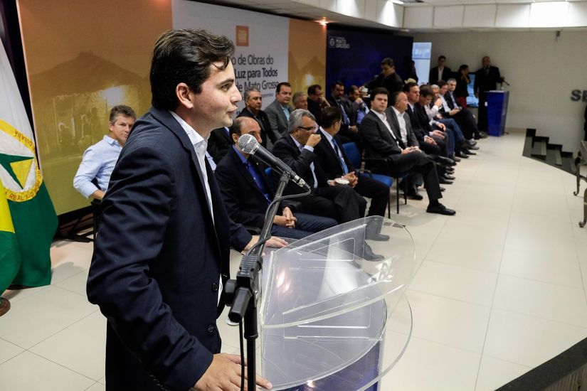PSB garante investimento de R$ 284 milhões para levar energia a 72 mil pessoas