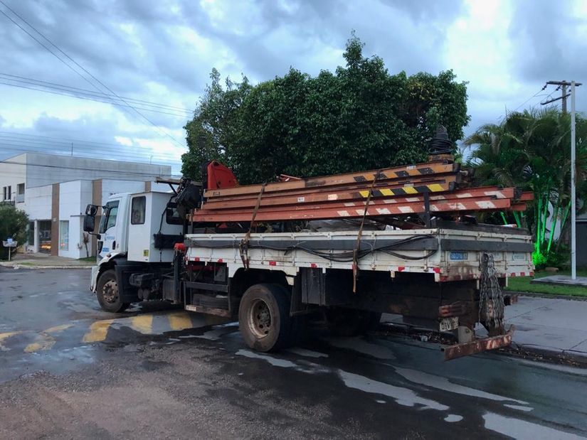 Empresário e funcionários de concessionária são presos por venda ilegal de postes de energia
