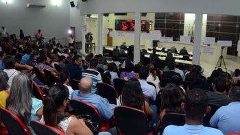 Sessão da Câmara é marcada por mais uma questão: terceirização de um setor da Semed