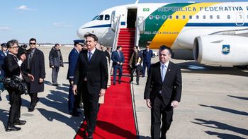  Bolsonaro chega aos EUA para visita oficial; primeira agenda é jantar com embaixador