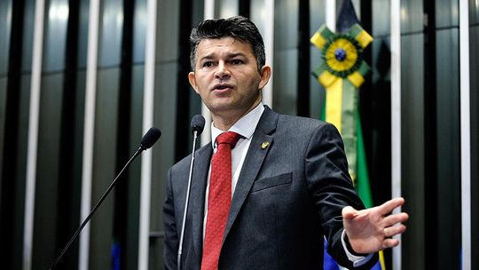 Pela criação de Universidade, Medeiros propõe debate no Senado