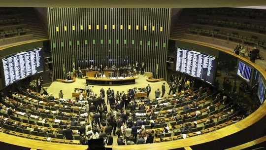 CCJ da Câmara aprova admissibilidade da PEC da Reforma Sindical