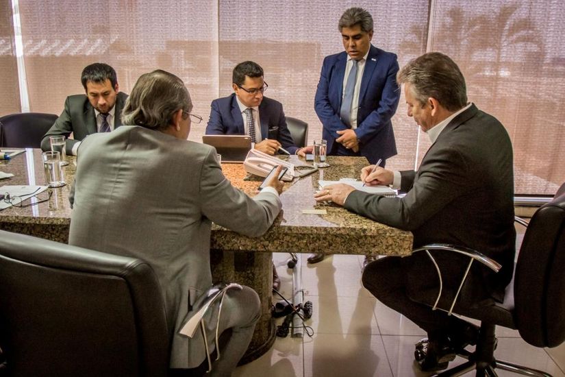 Governo trata de projeto de construção de termelétrica e linha de transmissão para MT