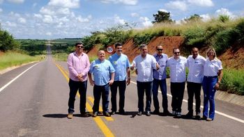 Governador anuncia pavimentação, entrega maquinários e balsa no Xingu