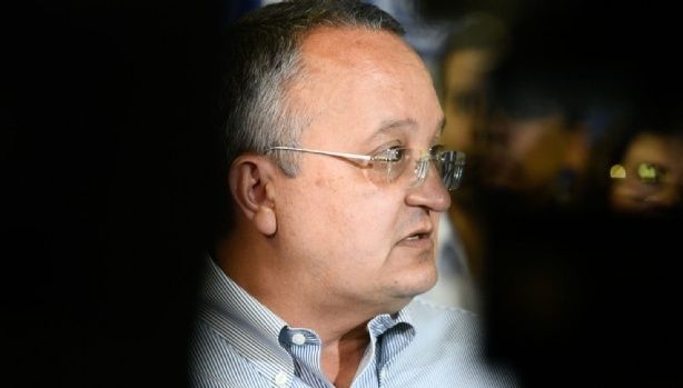 Taques desaparece em meio à exposição de verdades