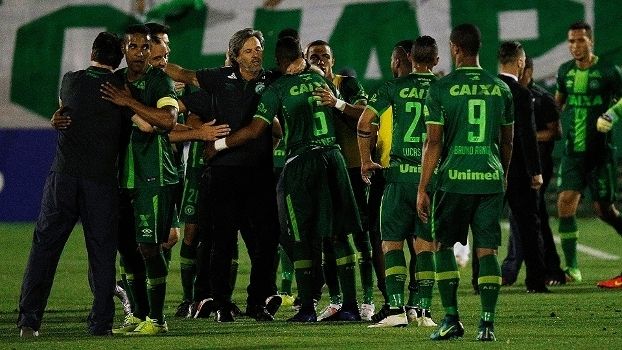 Senadores lamentam acidente com Chapecoense