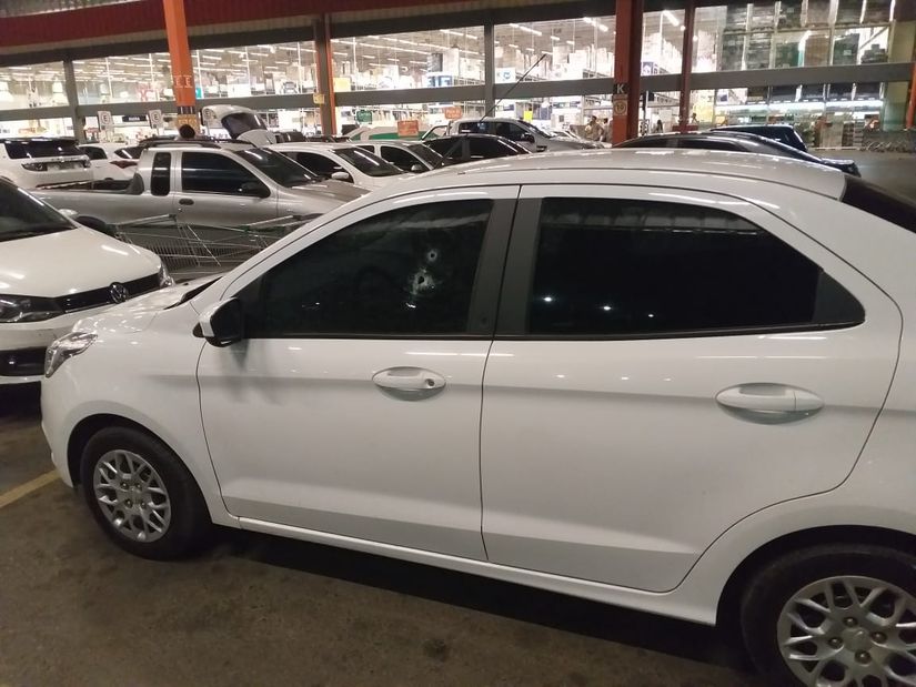 Ladrão de carro morre e outro fica ferido após confronto com a PM 