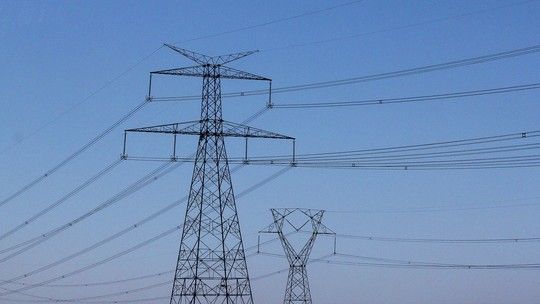 Consumidores pagarão R$ 1,1 bilhão a mais nas contas de luz após decisão do governo