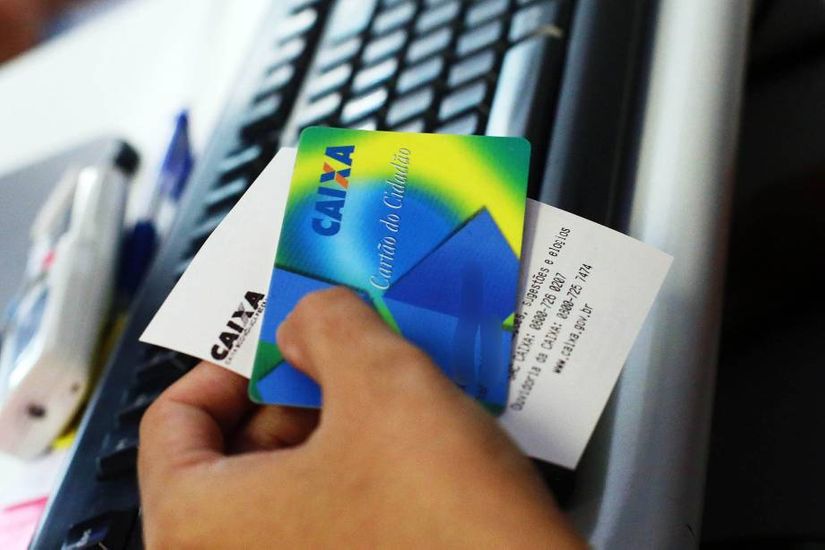 STF mantém regra que obriga comparecimento pessoal para saque 