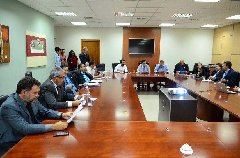 TRE apresenta a deputados projeto Soberania Popular