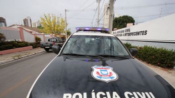 Traficante que vendia drogas na frente de filhos é preso pela Polícia Civil