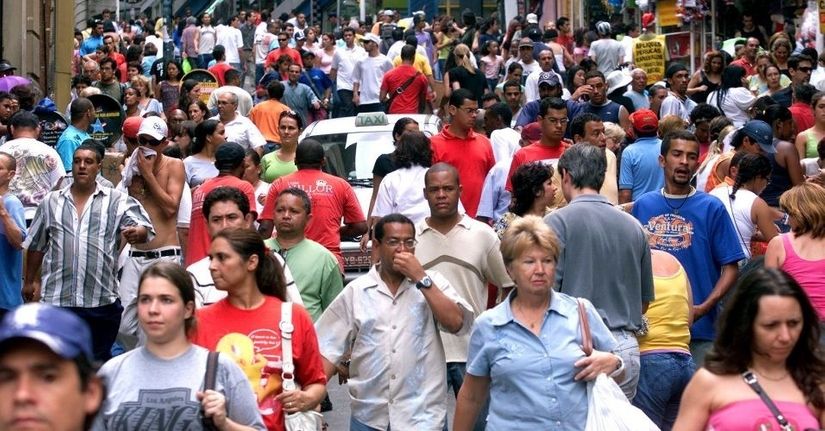 Brasil já tem mais de 207 milhões de habitantes, diz IBGE