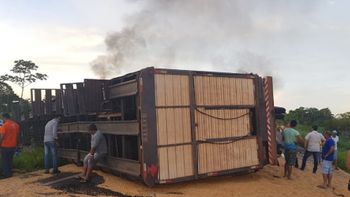 Caminhoneiro morre carbonizado após colisão entre carretas na BR-174
