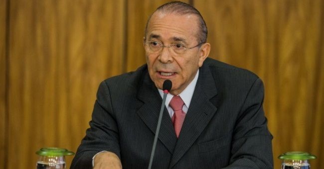 Governo deve facilitar licenciamento ambiental, diz Padilha