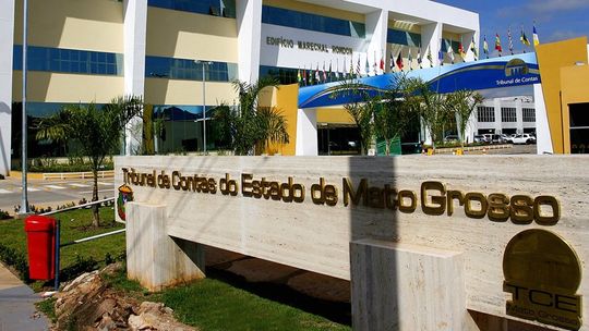 Ex-gestor e servidores são multados por falhas em obra pública