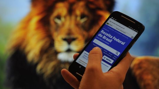 Contribuintes têm até hoje para entregar Imposto de Renda