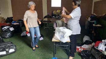 Bazar Amigos da APAE vai vender roupas e calçados nesta terça-feira