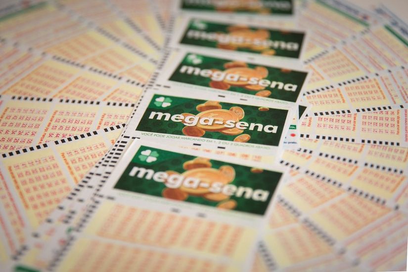 Mega-Sena pode pagar prêmio de R$ 2,5 milhões neste sábado