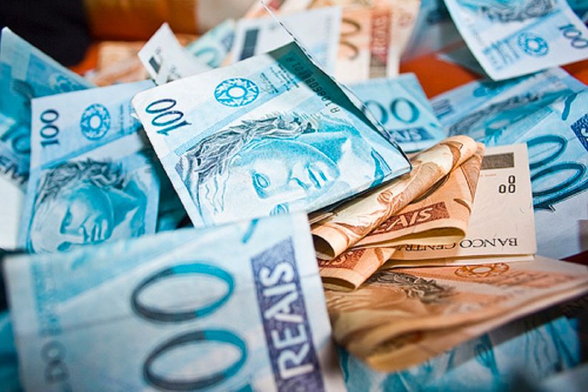 Aumento de bilionários em 2017 poderia acabar com a extrema pobreza por 7 vezes