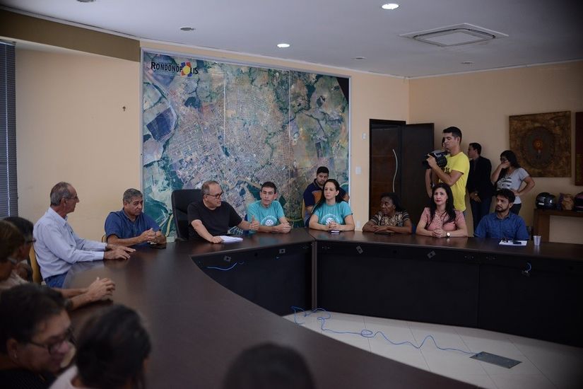 Prefeitura oficializa repasse para transporte de pacientes com câncer a Barretos