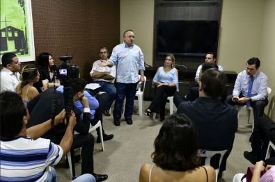 Prefeitos do PTB e DEM apoiam Taques
