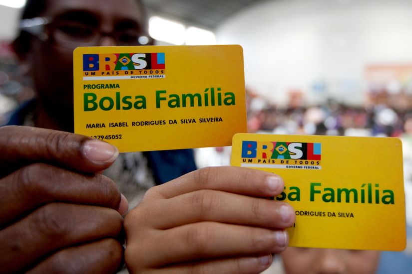Governo reajusta Bolsa Família em 5,67%