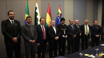 Em Brasília, Taques discute fornecimento de gás com Evo Morales