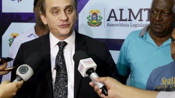 Wilson Santos contorna má relação com servidores públicos
