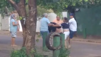 Vídeo mostra momento que homem agride mulher com chute na cabeça em Rondonópolis