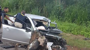 Motorista morre após bater de frente com carreta na Rodovia dos Imigrantes 