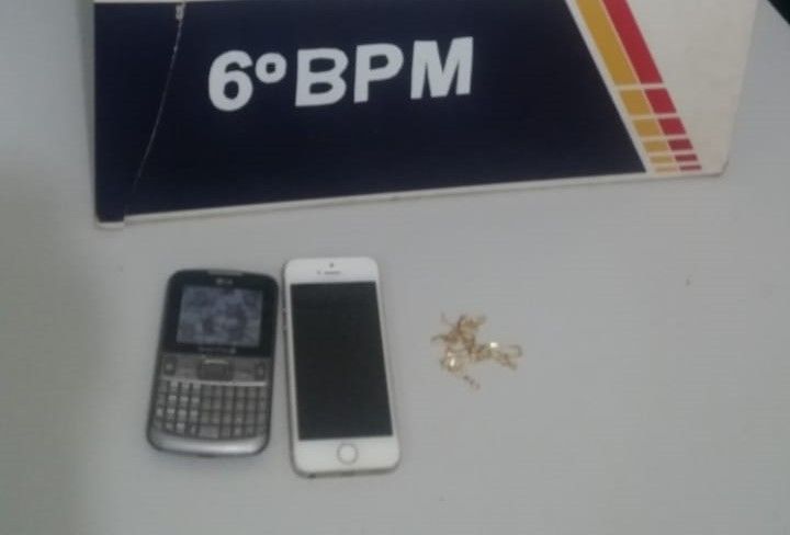 Homem é preso por populares após roubar ciclista no meio da rua 