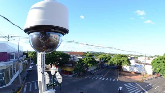 Prefeitura intensifica segurança no município com instalação de 15 câmeras contra roubos e furtos