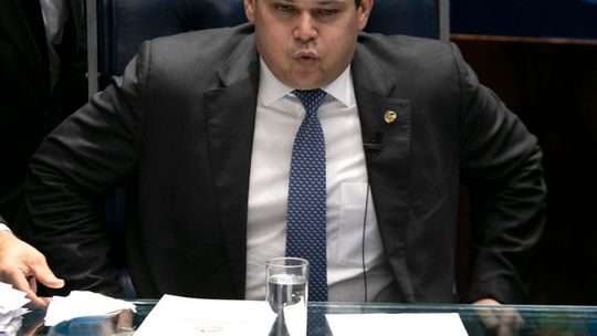 Alcolumbre se diz satisfeito com diálogo entre Bolsonaro e partidos