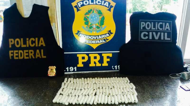 Africano é preso com 109 pinos de cocaína na mochila em Poconé