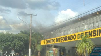 [Vídeo] Bombeiros são acionados após princípio de incêndio em escola particular