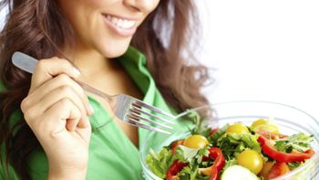 Alimentação saudável e exercícios ajudam a combater câncer de mama, diz SBM