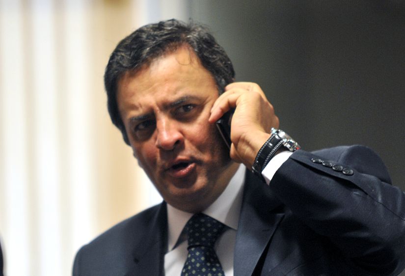 Defesa diz que Aécio nunca usou bloqueador de celulares encontrado pela PF