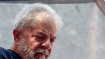 Juiz retira benefícios do ex-presidente Lula