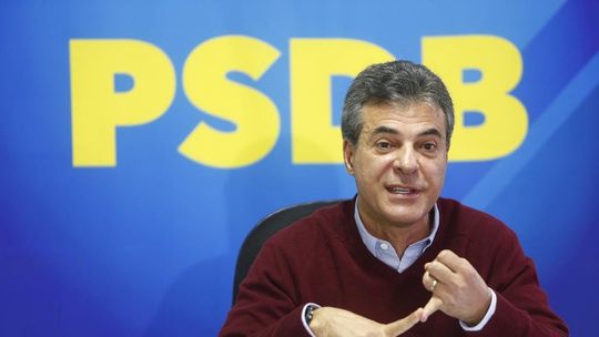 Justiça aceita denúncia contra Beto Richa e 9 acusados de corrupção