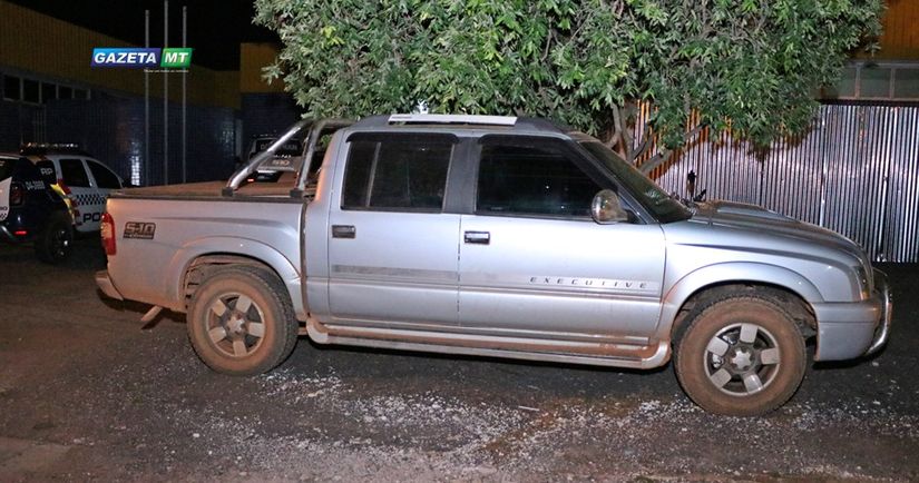 Em perseguição, Polícia prende bandido após roubar caminhonete e recupera todos os outros pertences
