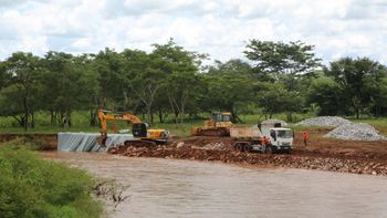Rio São Lourenço recebe obras de contenção das margens