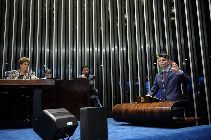 Se Mato Grosso possui três senadores, por que só Medeiros aparece?
