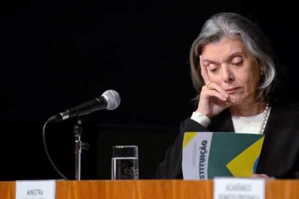 Suspensa resolução sobre coparticipação em planos de saúde