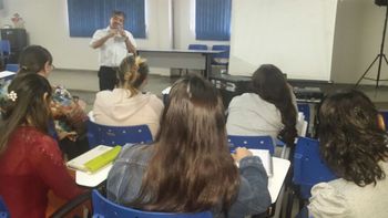 Médicos e enfermeiros discutem atenção de saúde ao idoso