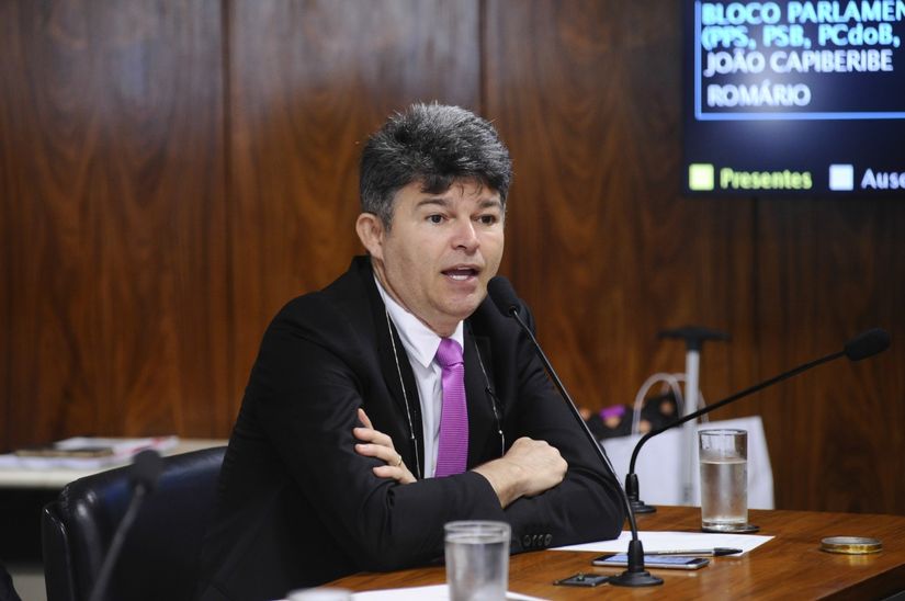 Medeiros discute no Senado política de preços e monopólio da Petrobras