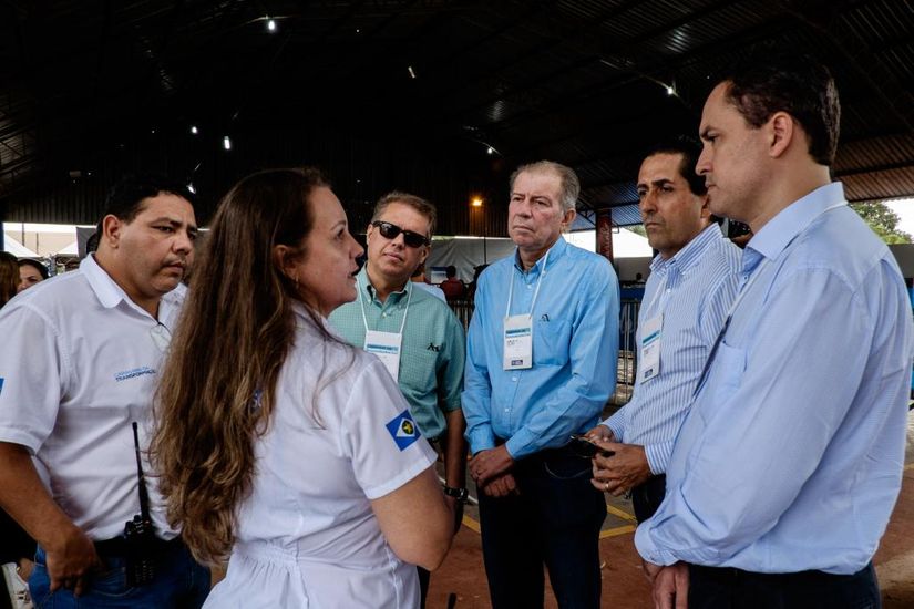 Comitiva de Tocantins conhece estrutura da Caravana da Transformação 