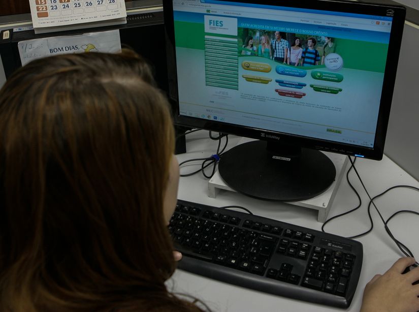 Termina prazo para estudantes na lista de espera do Fies concluirem inscrição